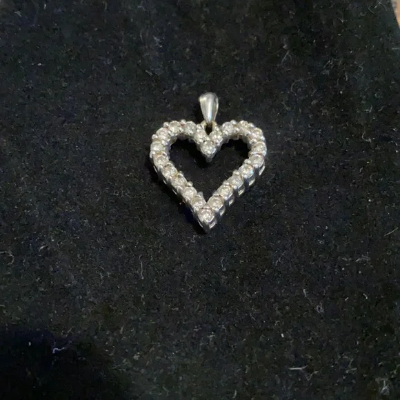 Authentic - 10K Heart Pendant - Picture 1 of 6